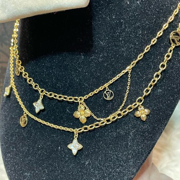 Louis Vuitton Double stranded Gold Tone Chain with Charms. Comes with a COA - Picture 2 of 9